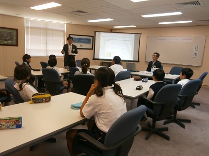 金融・投資部会／シドニー日本人学校への出張授業「  銀行について学ぼう！  」を開催